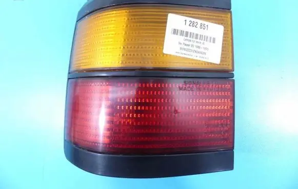 Volkswagen PASSAT B3 Rear/tail lights 333945111 IMPRK1282851
