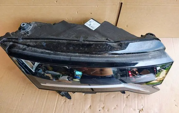 Skoda Octavia Mk4 Headlight/headlamp 5E4941010 0301134232AA LE22A6497