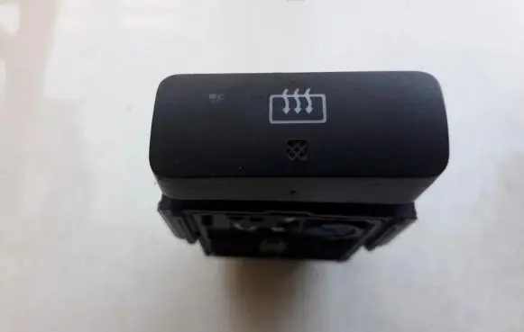 Toyota Corolla Verso AR10 Windscreen/window heater switch 153943 15A410