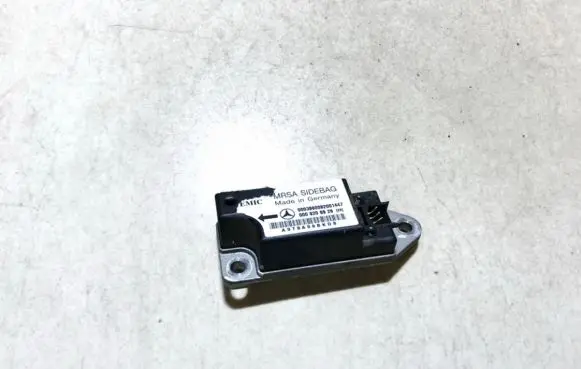 Mercedes-Benz C W202 Airbag deployment crash/impact sensor 0008209926 a9t8a08bkd8