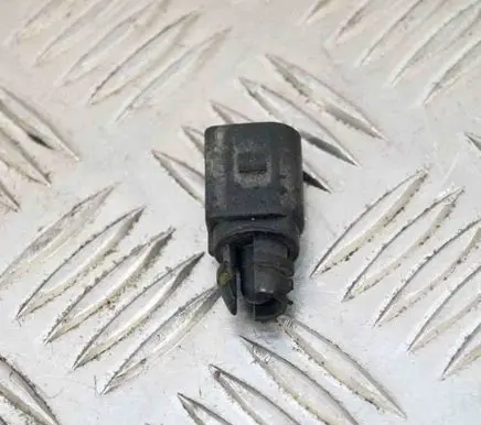 Volkswagen PASSAT CC Oil temperature sensor 8Z0820335