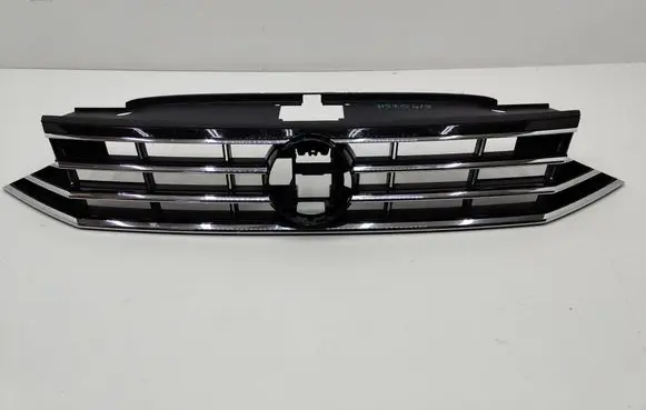Volkswagen PASSAT B8 Front bumper upper radiator grill 3G0853653N