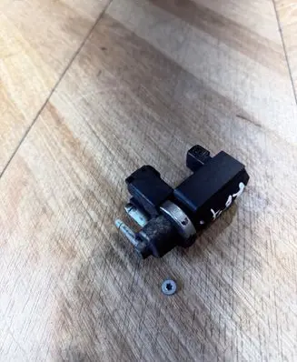 Renault Scenic II - Grand scenic II Turbo solenoid valve 8200270451 1203T331 72190356