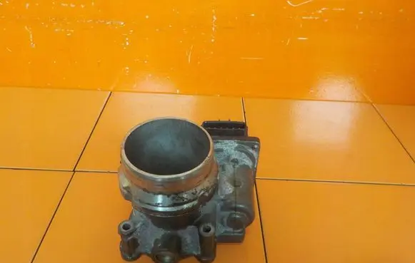 Volvo S60 Throttle body valve 31293736 6MB42
