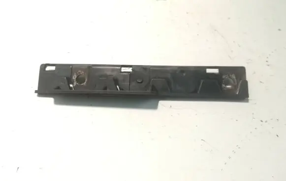 BMW 5 E60 E61 Fender mounting bracket 7066227