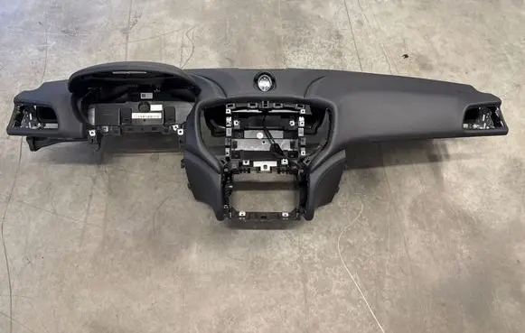 Maserati Ghibli Dashboard 670012661 06700097590 06700185380