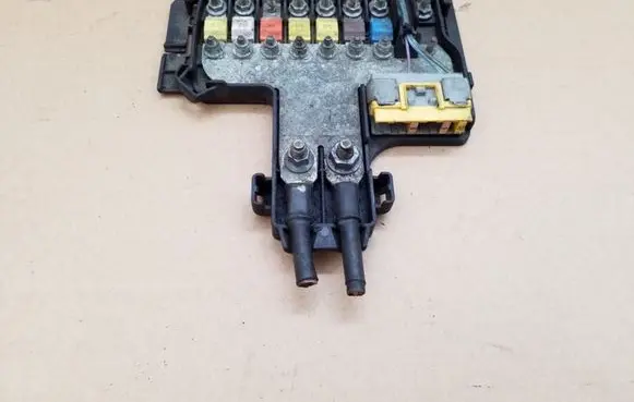 Citroen C4 I Picasso Fuse module 9662914490