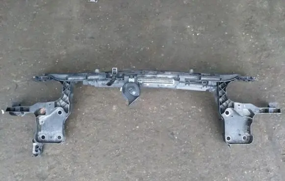 Peugeot 807 Radiator support slam panel 8200137495