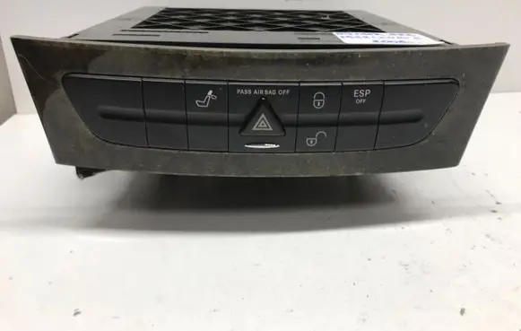 Mercedes-Benz E W211 CD/DVD changer A2116800552