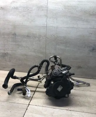 Mercedes-Benz E W212 Fuel injection high pressure pump A6510701601 28343143 01892900GE