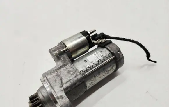 Audi Q3 F3 Starter motor 02E911024P