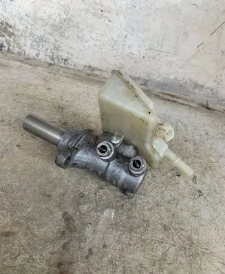 Ford C-MAX II Master brake cylinder