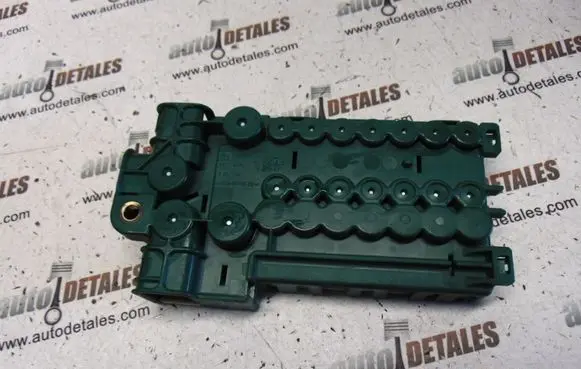 BMW 5 E39 Fuse module 8387543