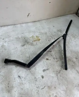 Subaru Outback Windshield/front glass wiper blade 