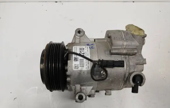 Opel Zafira C Air conditioning (A/C) compressor (pump) 39029421