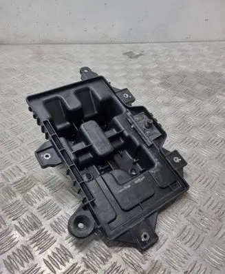 Hyundai Tucson TL Battery tray 37150D3700