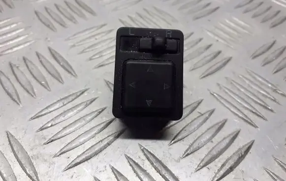 Toyota Avensis T220 Wing mirror switch 84870-05020