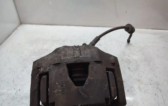 Volvo XC90 Front brake caliper