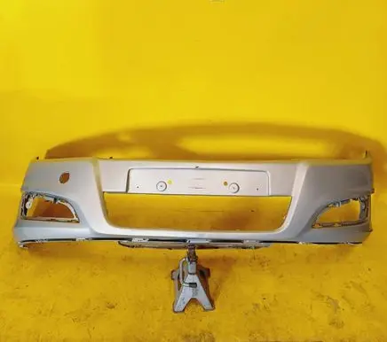Opel Astra H Front bumper 13225746