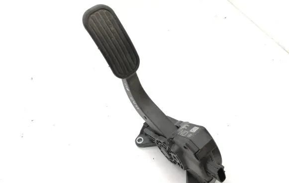Toyota C-HR I Accelerator throttle pedal 78110F4020