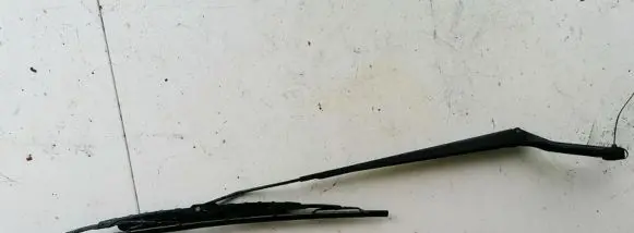 Nissan Almera Tino Front wiper blade arm