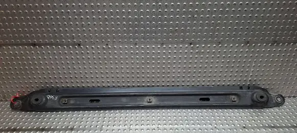 Radiator mount bracket