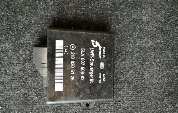 Mercedes-Benz E W210 Light module LCM 5LA00750802
