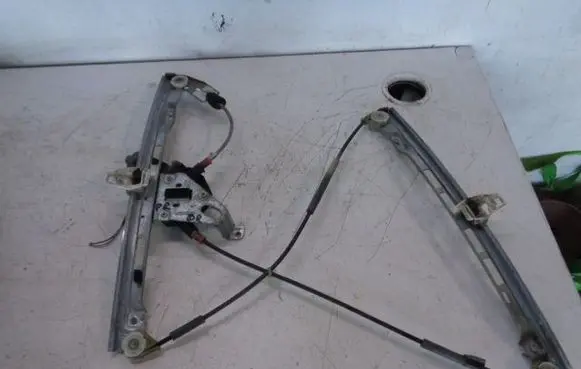 Peugeot 206 CC Front door window regulator with motor 