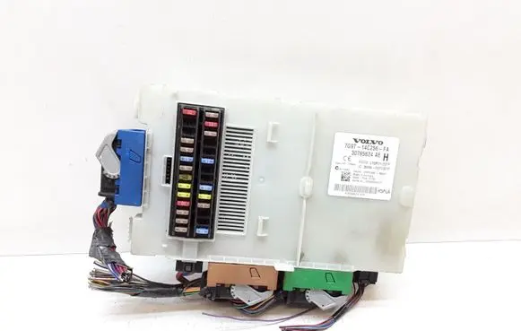 Volvo V70 Fuse module 7G9T14C245FA 30765624AE