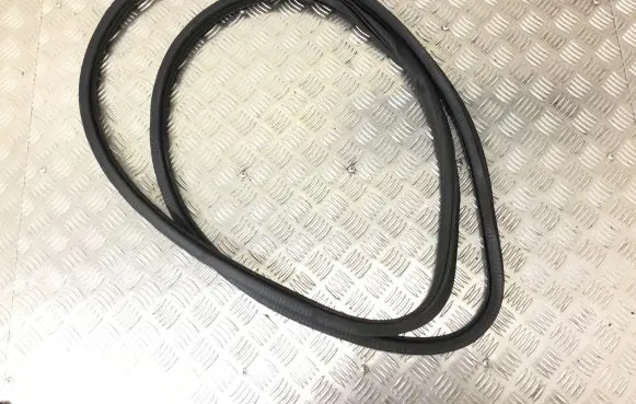 Porsche Cayenne (92A) Front door rubber seal 7P0867365