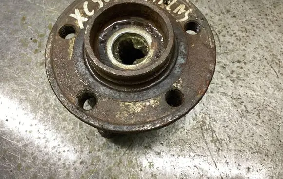 Volvo XC90 Rear wheel hub