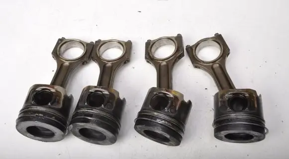 BMW 1 E81 E87 Piston 0840BB
