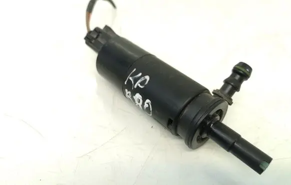 Skoda Octavia Mk2 (1Z) Headlight washer pump 3B7955681