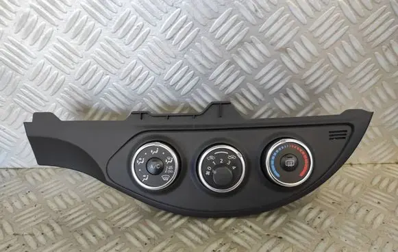 Toyota Yaris Climate control unit 554060D390