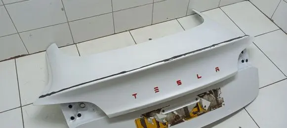 Tesla Model 3 Tailgate/trunk/boot lid 
