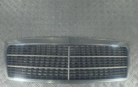 Mercedes-Benz E W210 Front bumper upper radiator grill 2108880023
