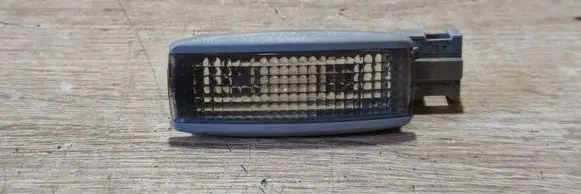 Volkswagen PASSAT B5 Other interior light 3B0947113