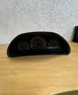 Mercedes-Benz E W210 Speedometer (instrument cluster) 87001357 A2105402911