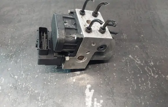 Audi A4 S4 B5 8D ABS Pump 8E0614111AD 0265216562