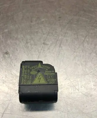 Mercedes-Benz E W211 Headlight ballast module Xenon 5DD00831910