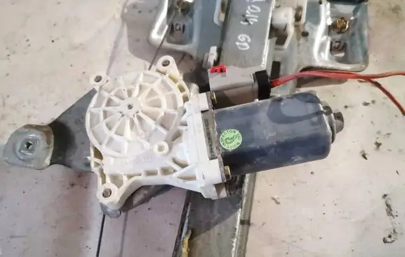 Dodge Magnum Rear door window regulator motor