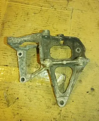 Renault Scenic I A/C compressor mount bracket 103524