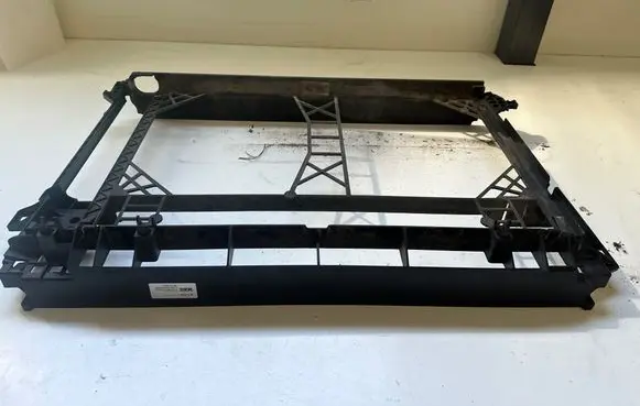 Opel Insignia B Radiator support slam panel