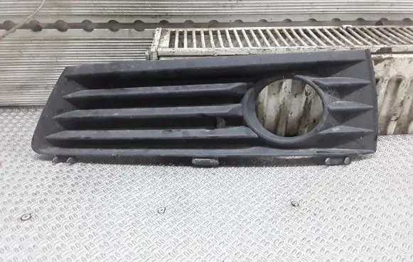 Opel Zafira B Front bumper lower grill 13124989