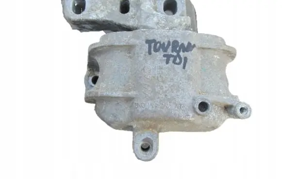 Volkswagen Touran I Engine mount bracket 1K0199262AT