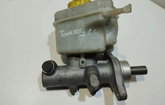 Volkswagen Touareg I Master brake cylinder 03350884021