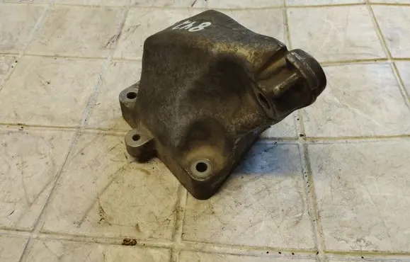 Mercedes-Benz R AMG W251 Engine mounting bracket A6422230304