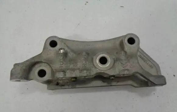 Citroen C3 Engine mount bracket 9811186980