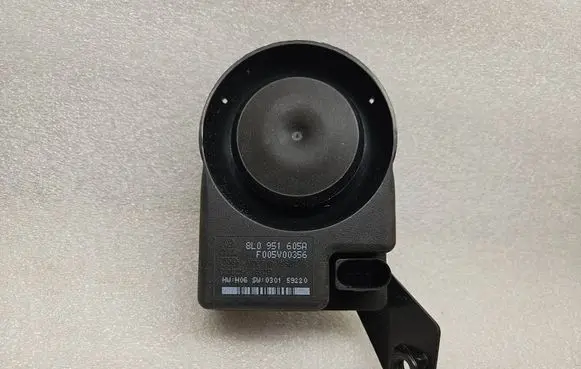 Audi A4 S4 B7 8E 8H Alarm system siren 8L0951605A