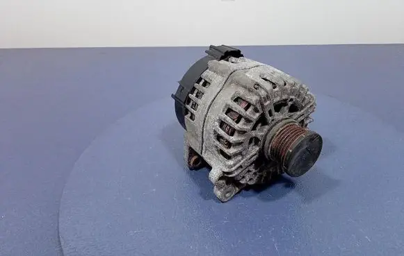 Audi A4 S4 B9 Generator/alternator 04L903024A